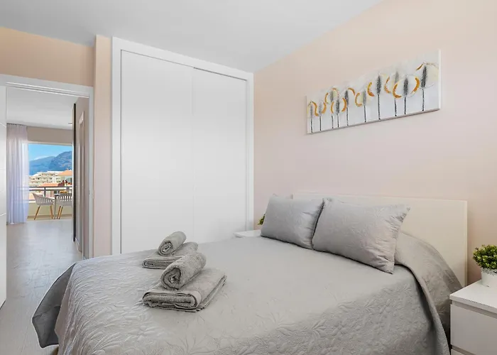 Arenas Negras Playa La Arena, Newly Renovated Apartment Puerto de Santiago (Tenerife)